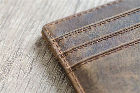 Stylish Hentley Vegan Leather Wallets - Ethical and Sustainable Accessories